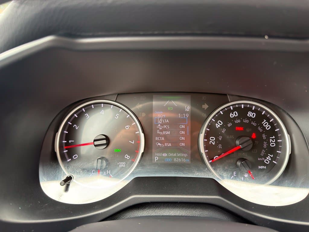 Pre-Owned 2020 Toyota RAV4 XLE Premium - photo - 14