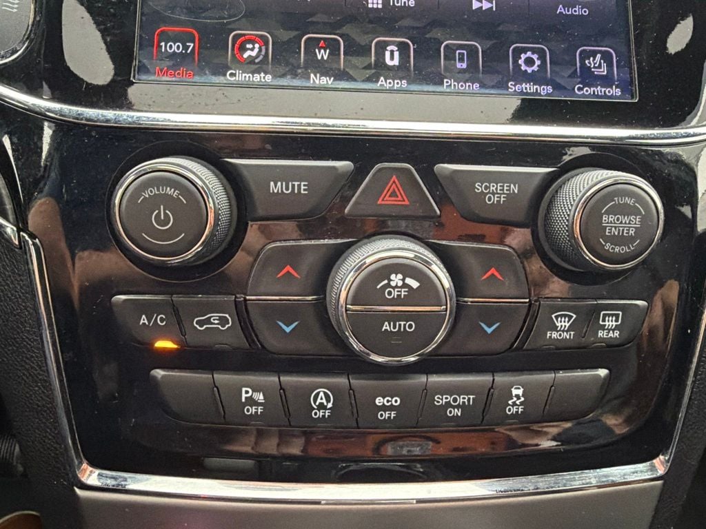 Pre-Owned 2020 Jeep Grand Cherokee Limited - photo - 11