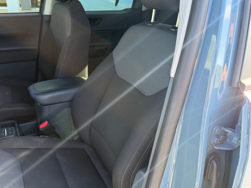 Pre-Owned 2023 Ford Maverick XL - photo - 8