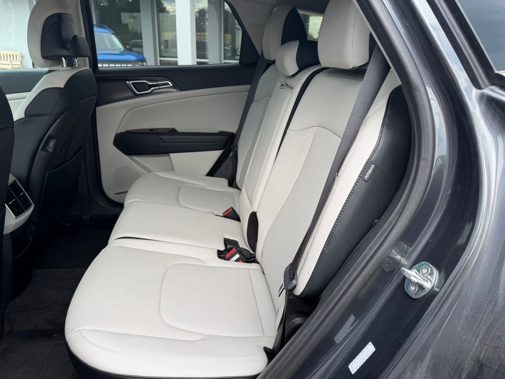 Pre-Owned 2024 Kia Sportage EX - photo - 16