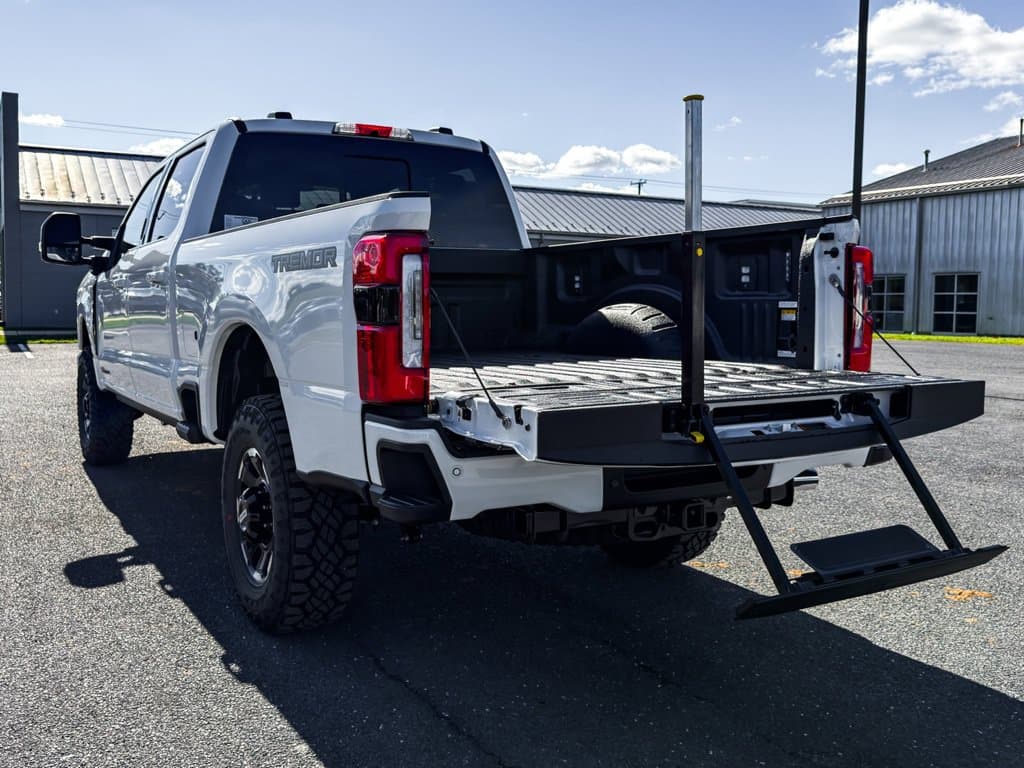 New 2027 Ford F-350SD - photo - 18