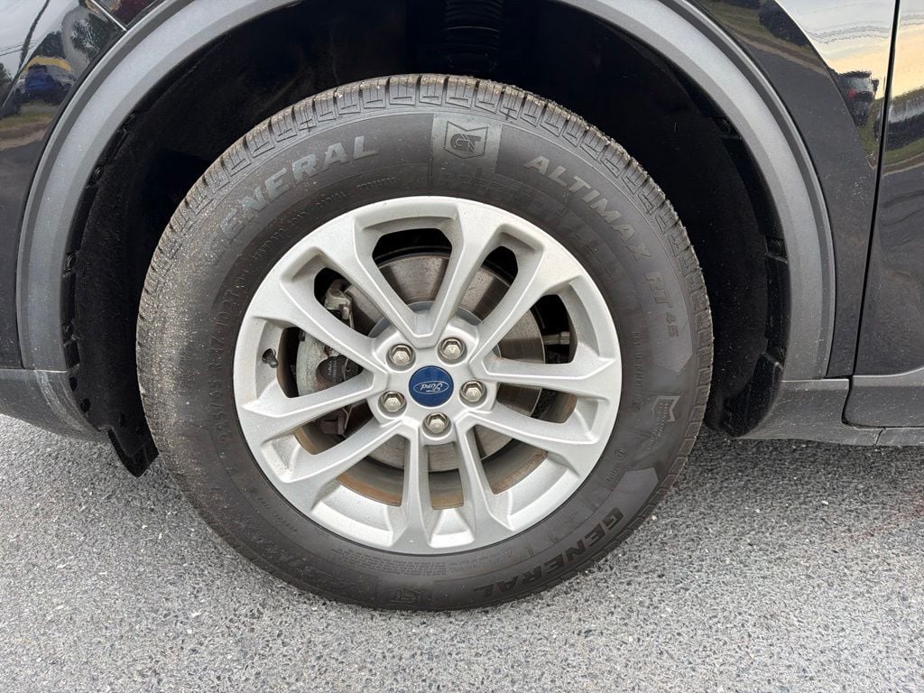 Pre-Owned 2020 Ford Escape SE - photo - 17