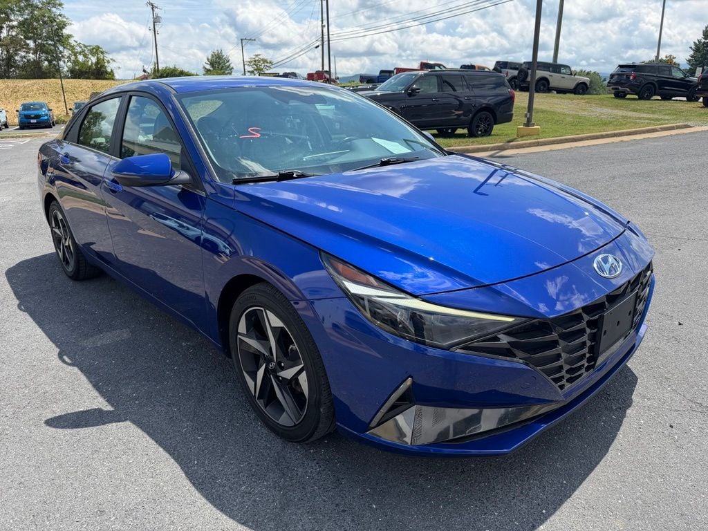 Pre-Owned 2023 Hyundai Elantra Limited - photo - 6