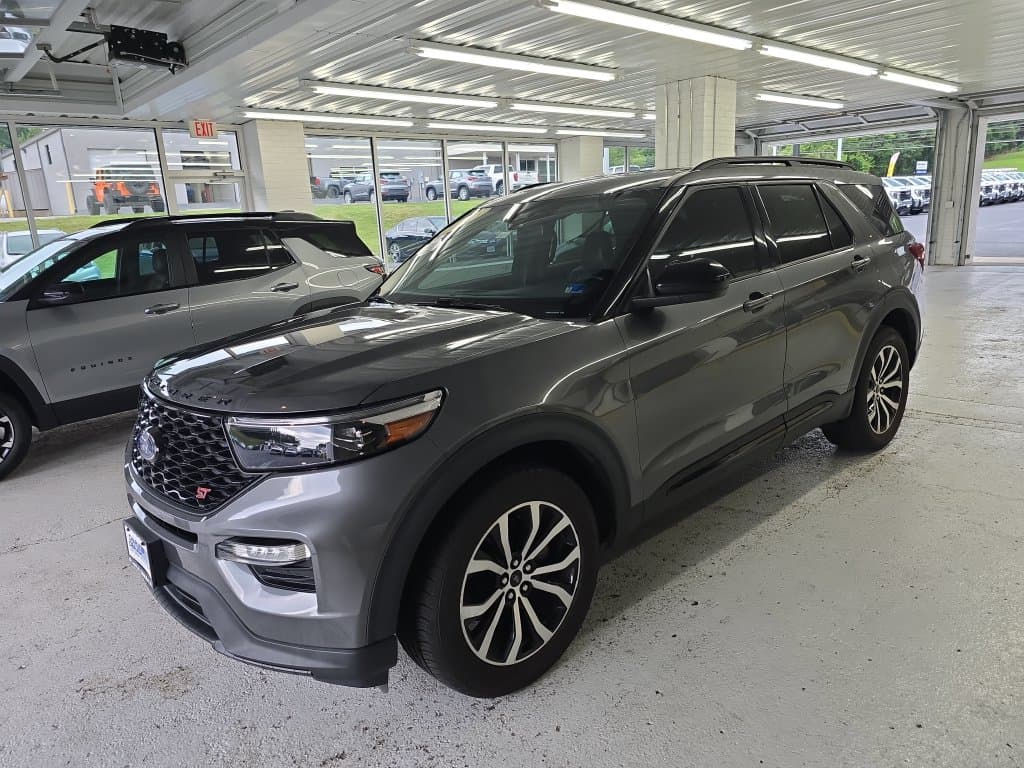 Pre-Owned 2023 Ford Explorer ST - photo - 1