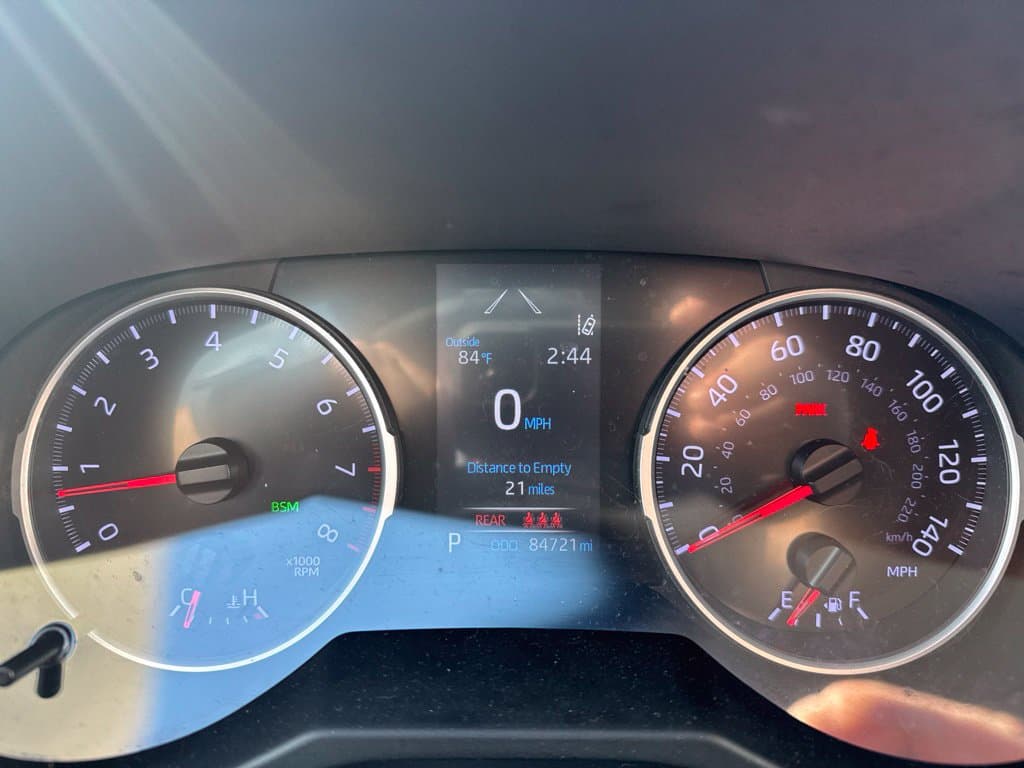 Pre-Owned 2019 Toyota RAV4 LE - photo - 11
