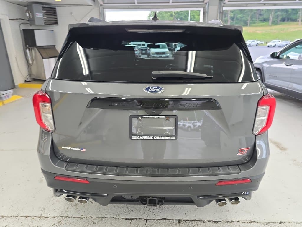 Pre-Owned 2023 Ford Explorer ST - photo - 3