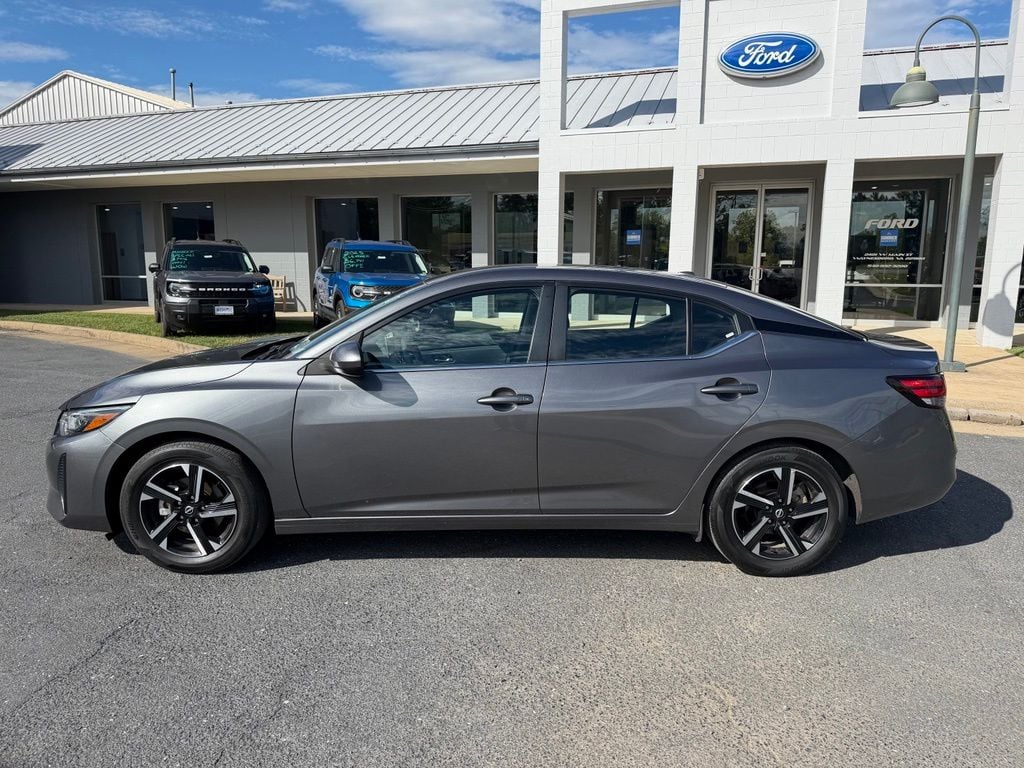 Pre-Owned 2025 Nissan Sentra SV - photo - 1