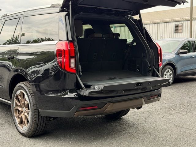 New 2027 Ford Expedition King Ranch - photo - 10