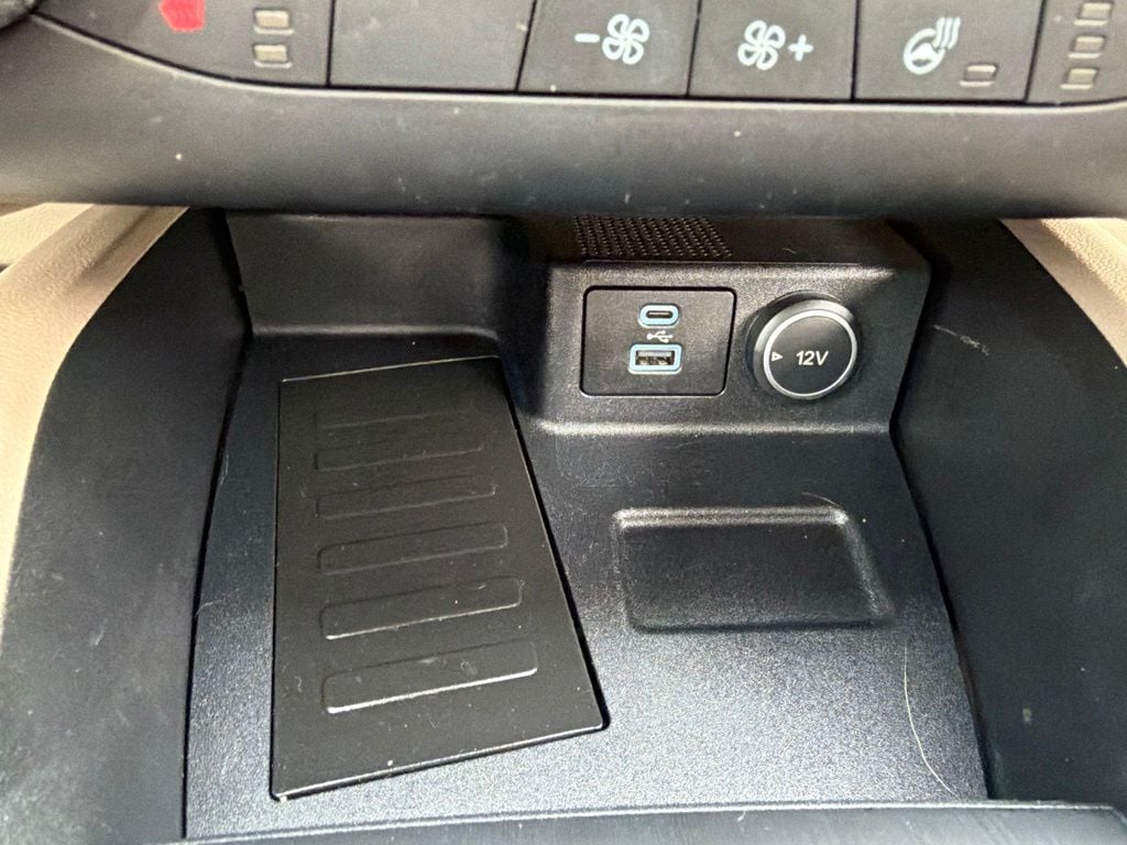 Pre-Owned 2020 Ford Escape Titanium - photo - 12