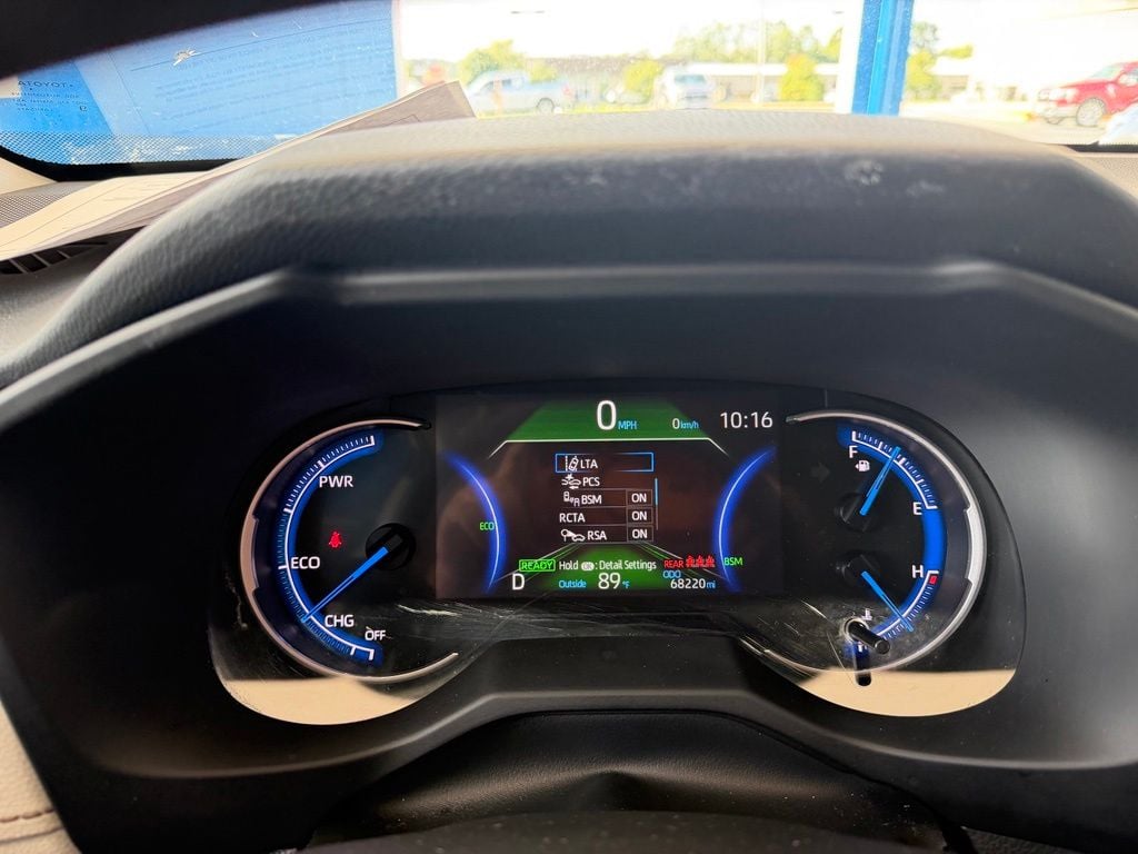 Pre-Owned 2023 Toyota RAV4 Hybrid XLE - photo - 11