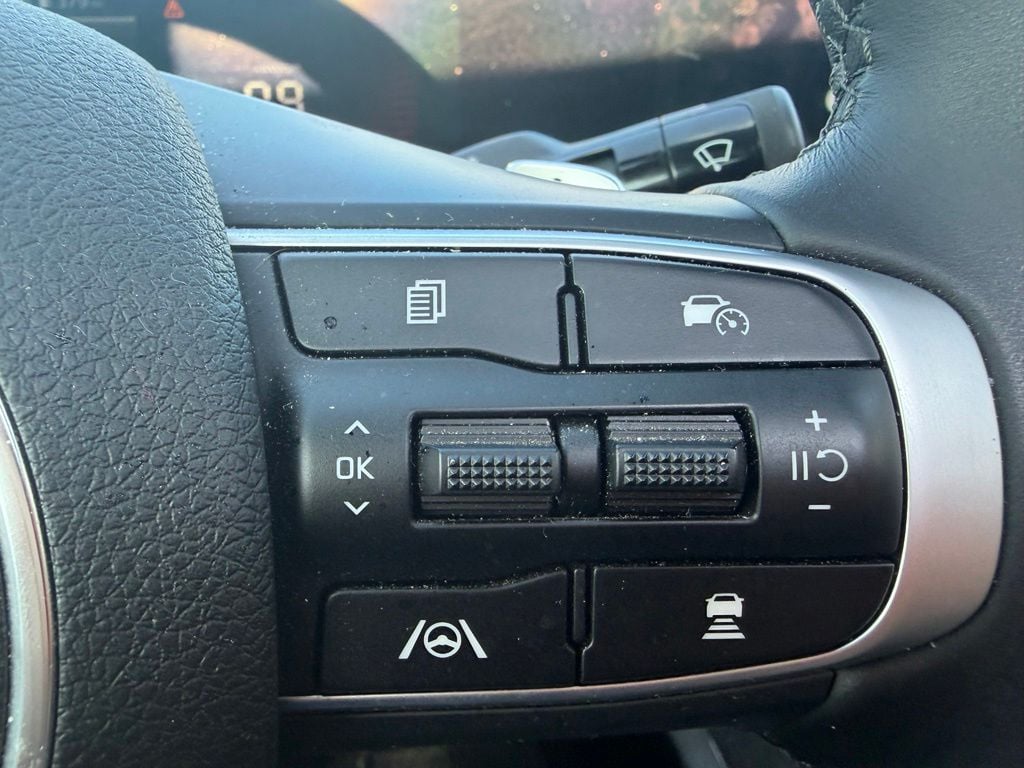 Pre-Owned 2025 Kia K5 GT - photo - 11