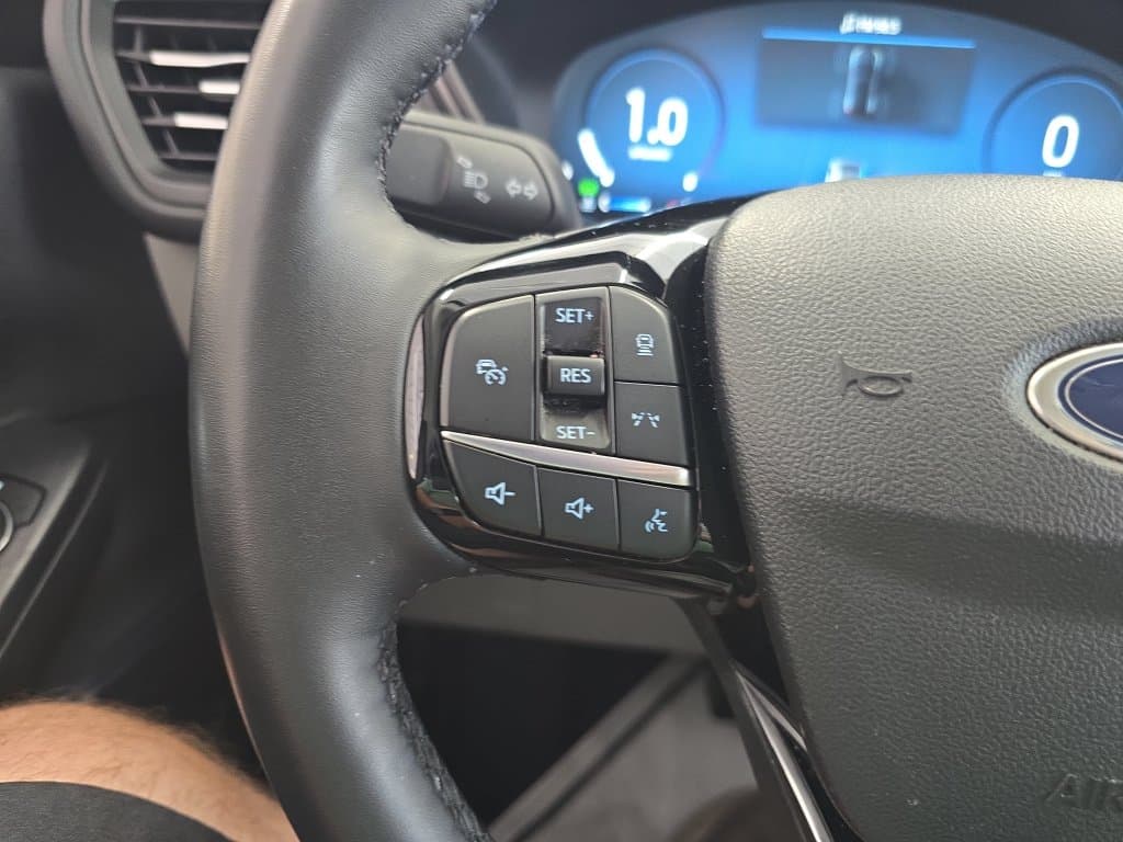 Pre-Owned 2023 Ford Escape Active - photo - 18