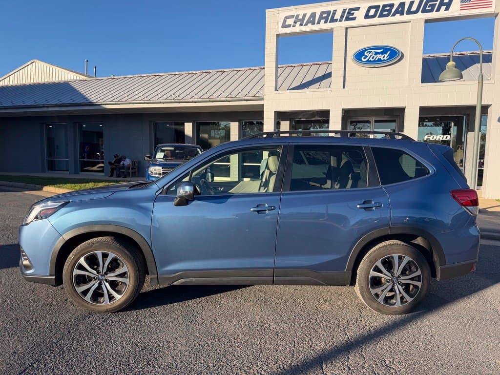 Pre-Owned 2023 Subaru Forester Limited - photo - 1