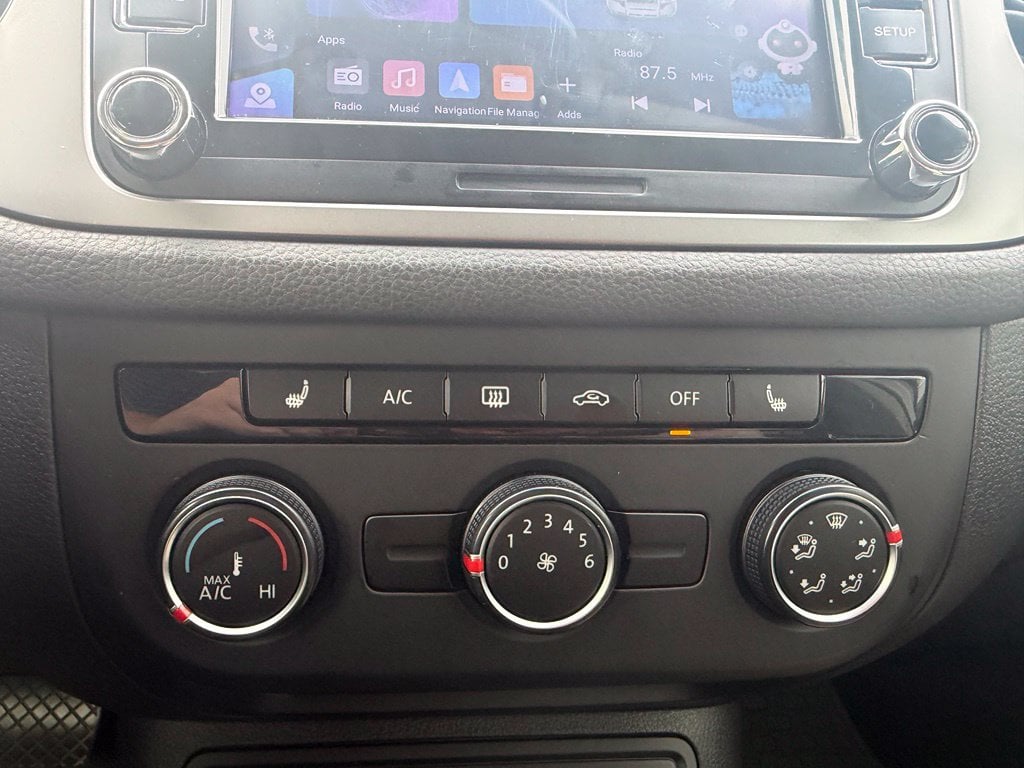 Pre-Owned 2017 Volkswagen Tiguan 2.0T - photo - 12