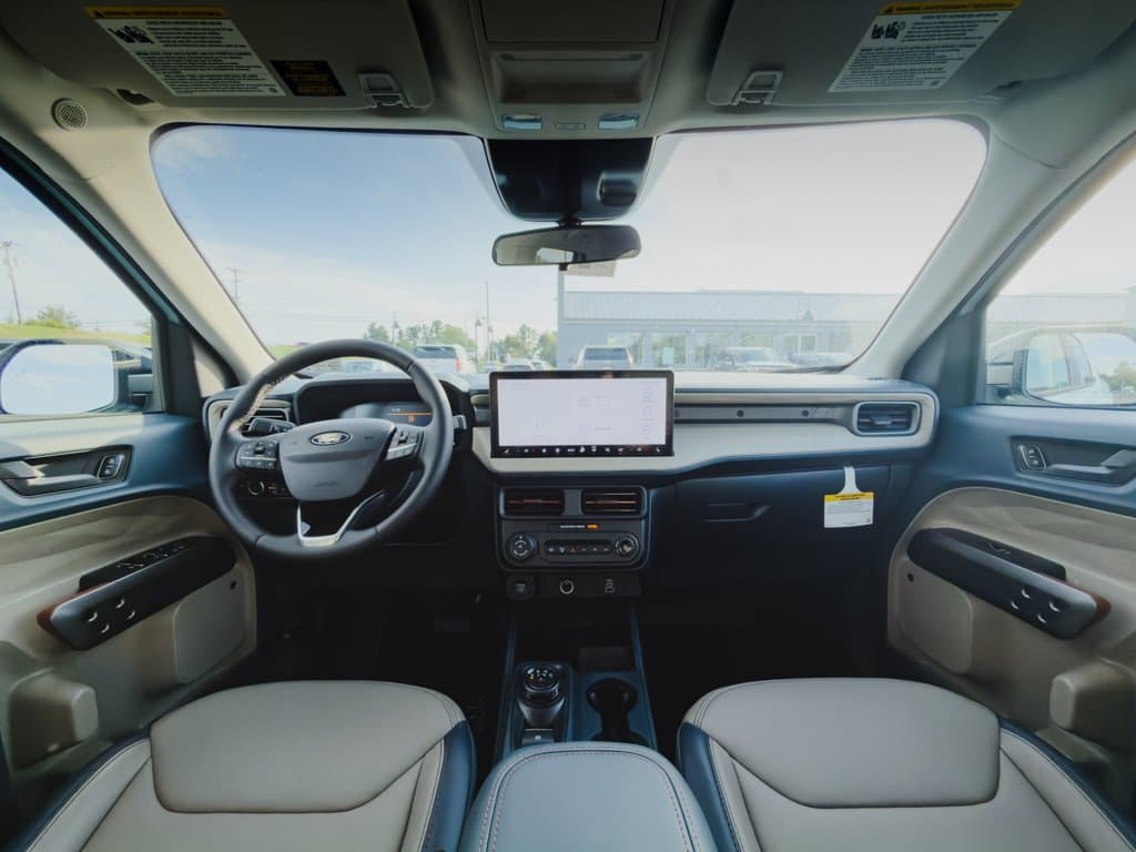 New 2026 Ford Maverick Lariat - photo - 14