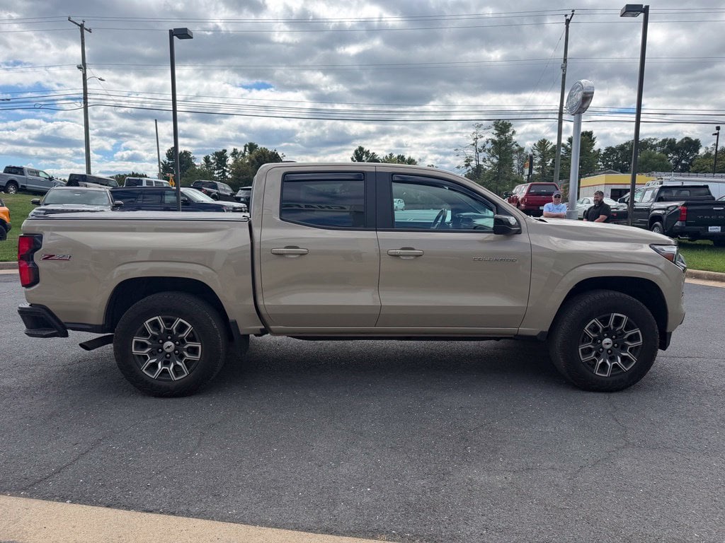 Pre-Owned 2024 Chevrolet Colorado Z71 - photo - 5