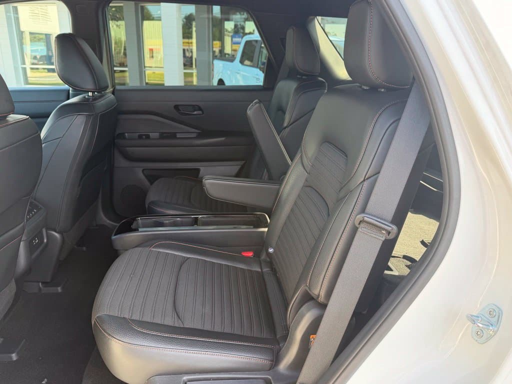 Pre-Owned 2024 Nissan Pathfinder Rock Creek - photo - 13