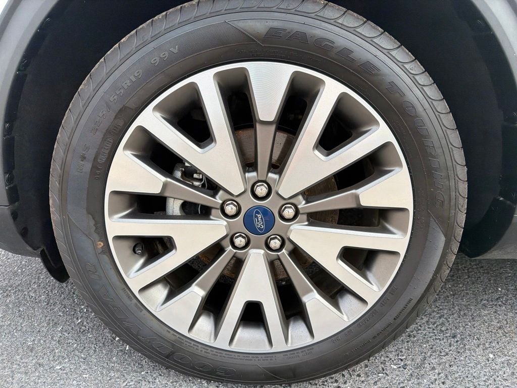 Pre-Owned 2020 Ford Escape Titanium - photo - 20