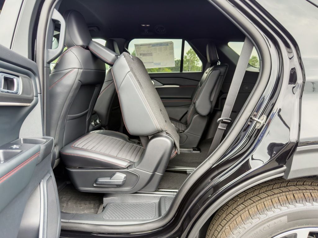 New 2026 Ford Explorer ST-Line - photo - 8
