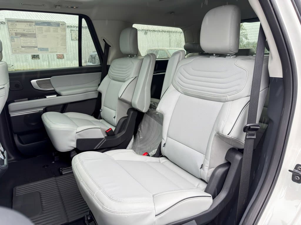 New 2027 Ford Expedition Platinum - photo - 7