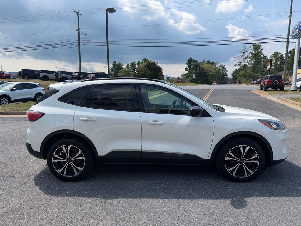 Pre-Owned 2022 Ford Escape SEL - photo - 5