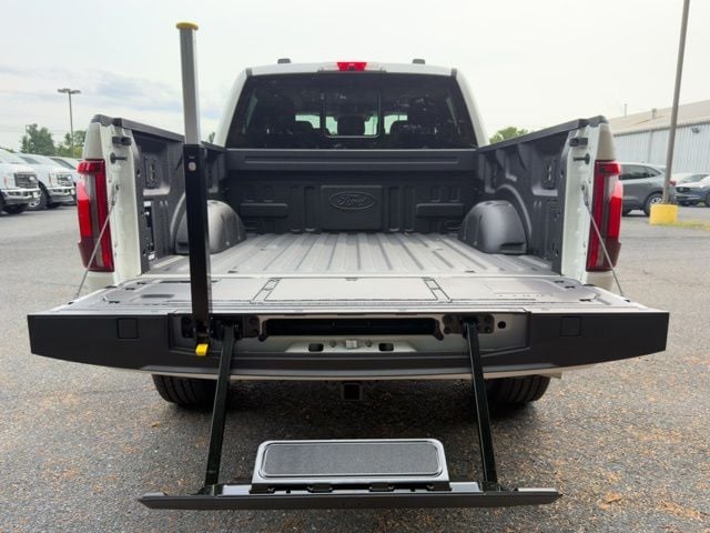 New 2026 Ford F-150 Platinum - photo - 10