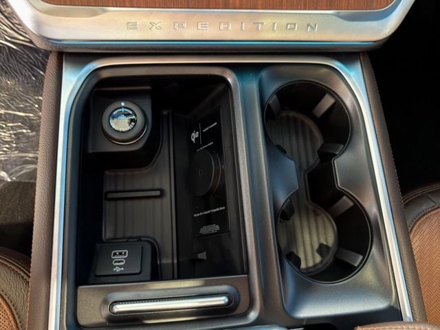 New 2027 Ford Expedition King Ranch - photo - 22