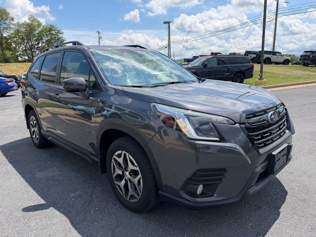 Pre-Owned 2022 Subaru Forester Premium - photo - 6