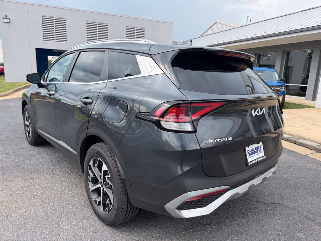 Pre-Owned 2024 Kia Sportage EX - photo - 2
