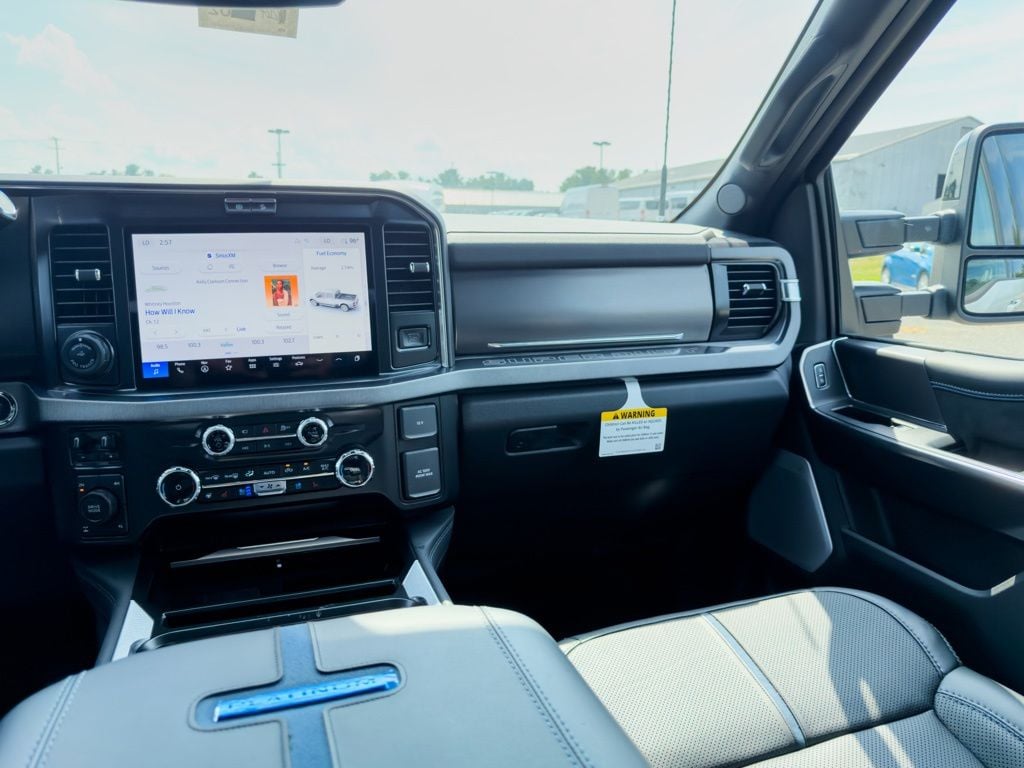New 2026 Ford F-250SD Platinum - photo - 14