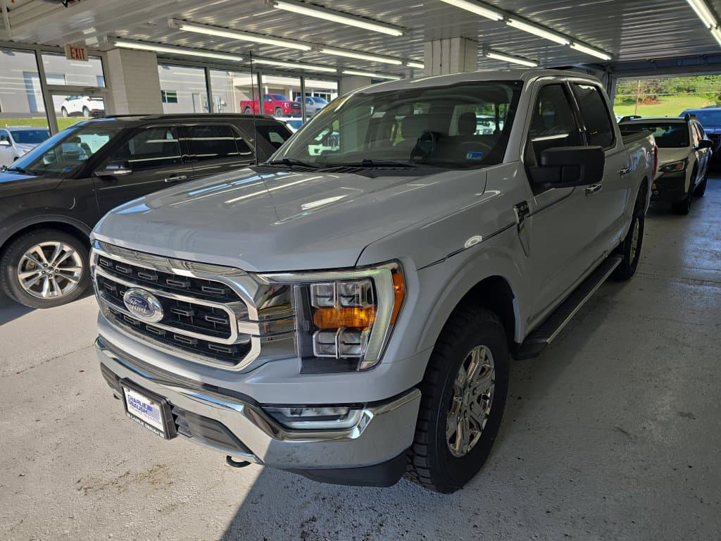 Pre-Owned 2022 Ford F-150 XLT - photo - 0