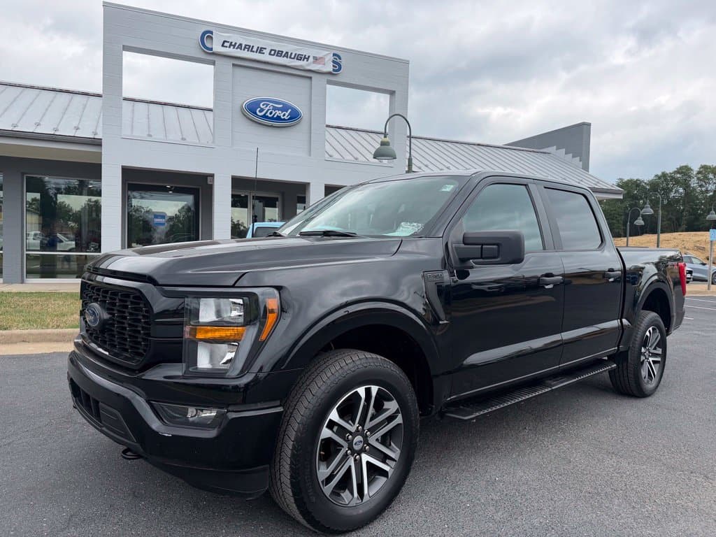 Pre-Owned 2023 Ford F-150 XL - photo - 0