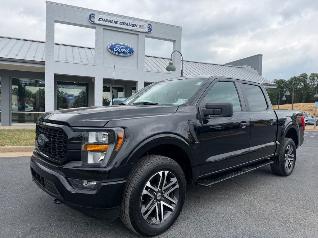 Pre-Owned 2023 Ford F-150 XL - photo - 0