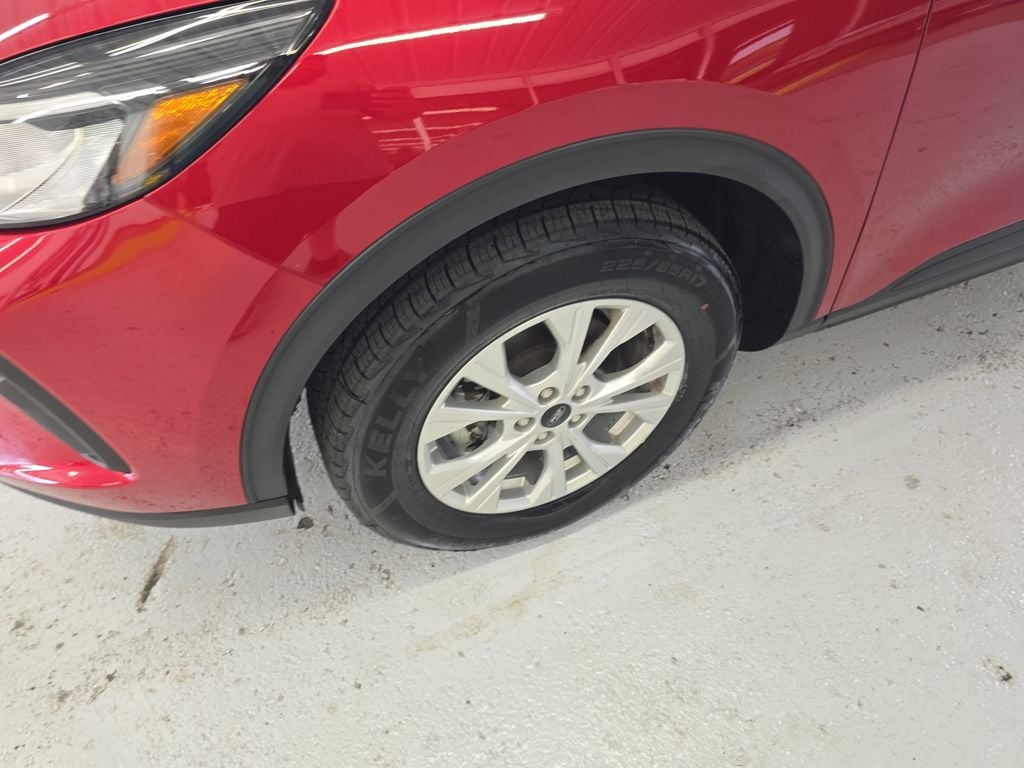 Pre-Owned 2023 Ford Escape Active - photo - 8