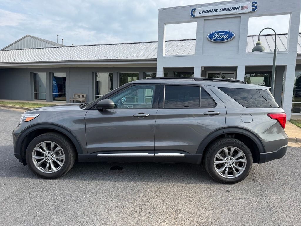 Pre-Owned 2023 Ford Explorer XLT - photo - 1