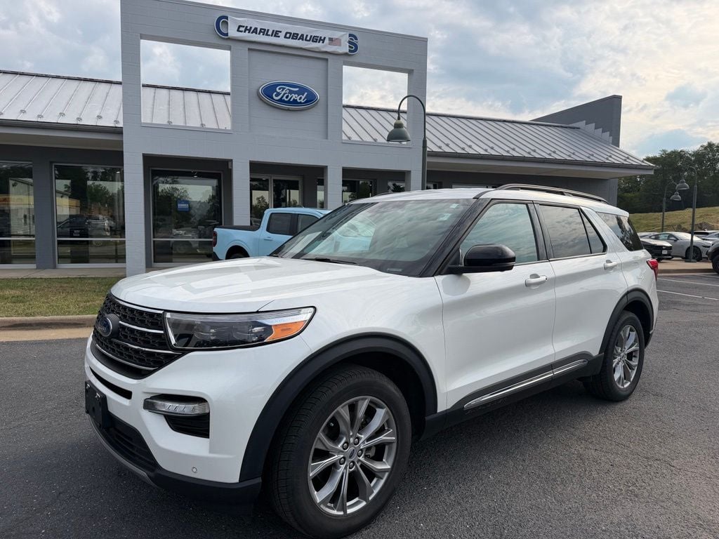 Pre-Owned 2022 Ford Explorer XLT - photo - 0
