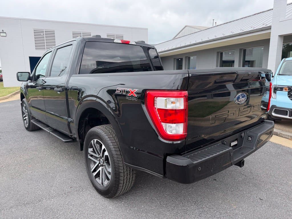 Pre-Owned 2023 Ford F-150 XL - photo - 2