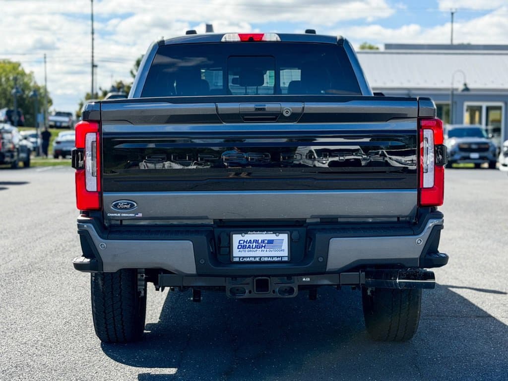 New 2026 Ford F-250SD Platinum - photo - 4