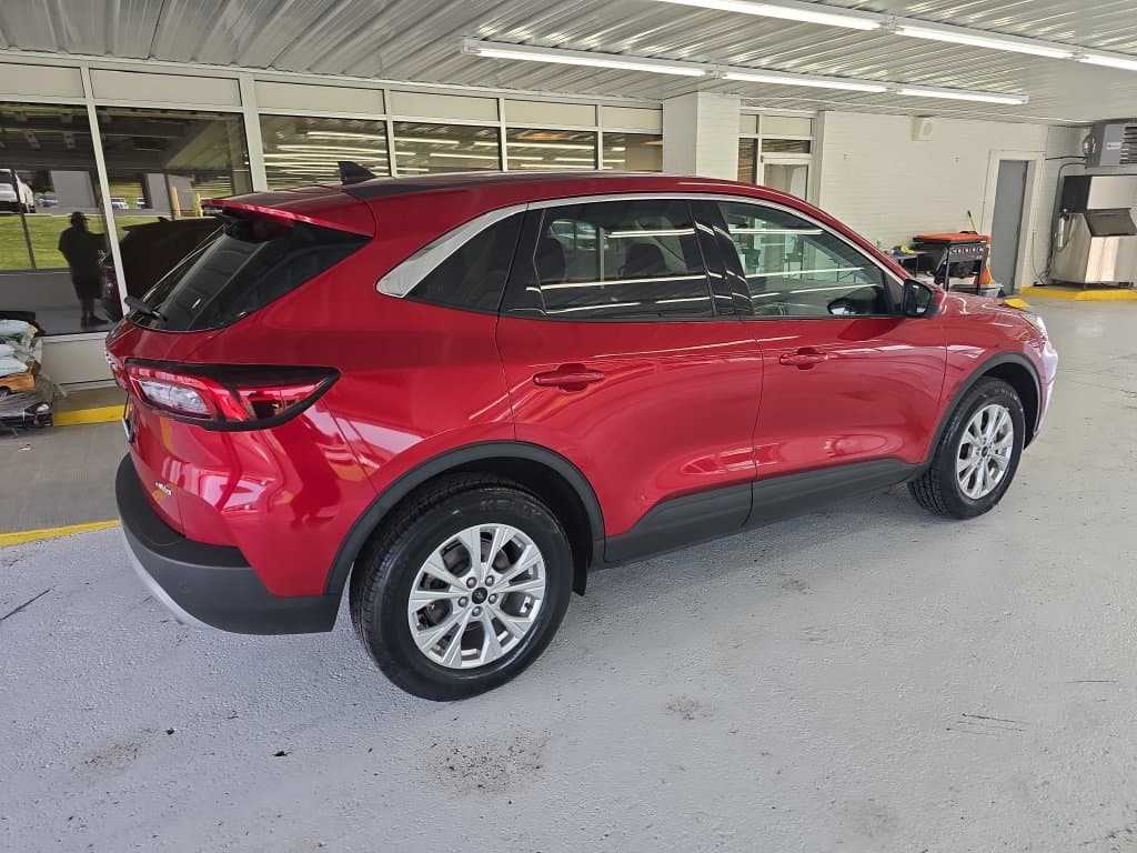 Pre-Owned 2023 Ford Escape Active - photo - 5