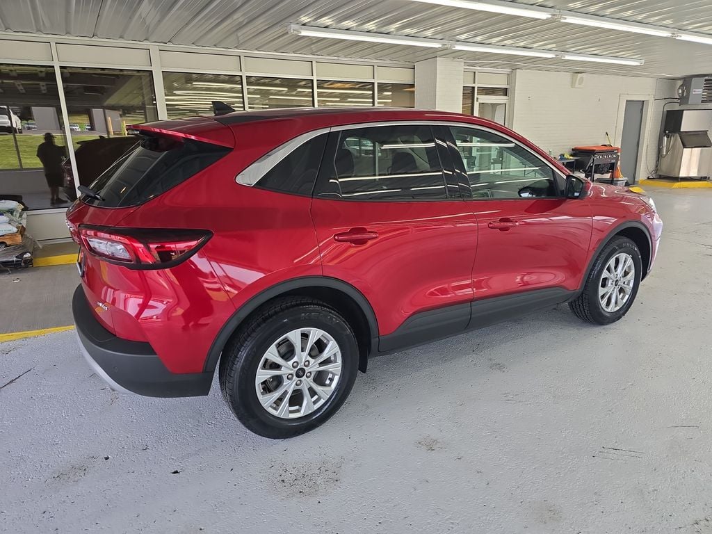 Pre-Owned 2023 Ford Escape Active - photo - 5