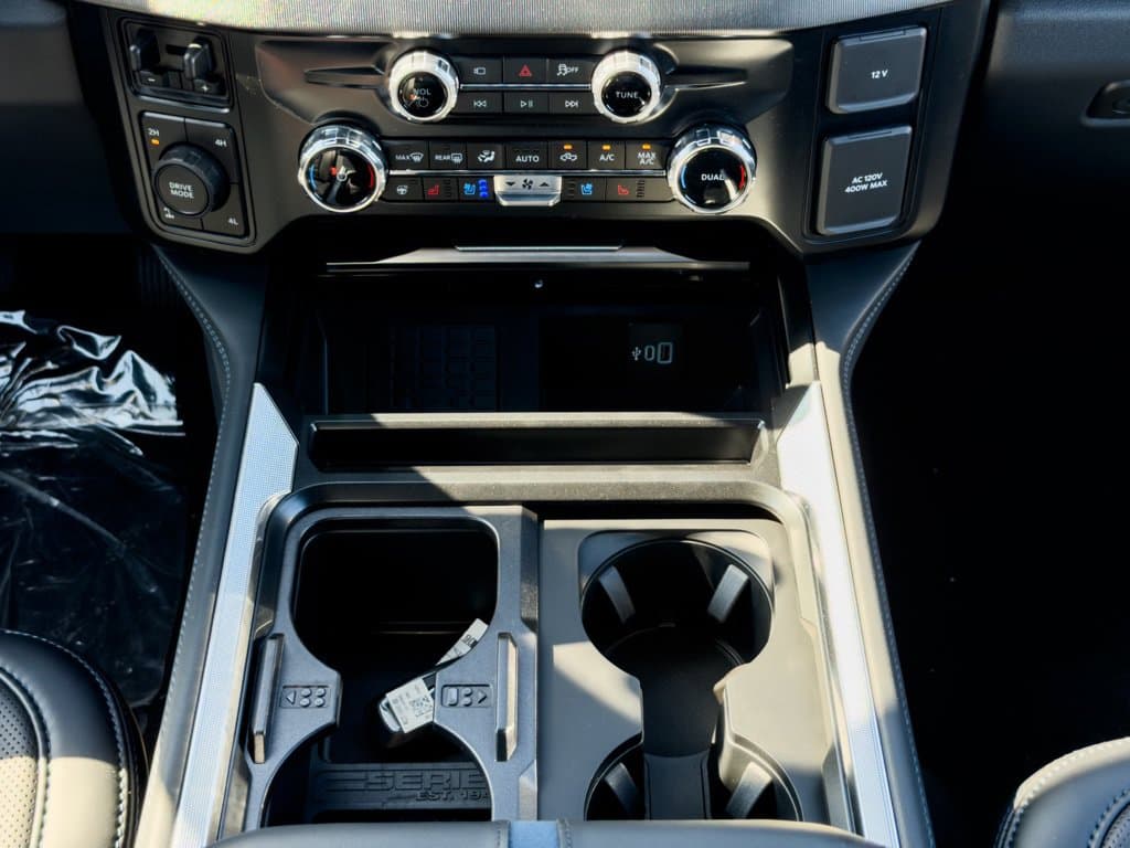 New 2026 Ford F-250SD Platinum - photo - 11