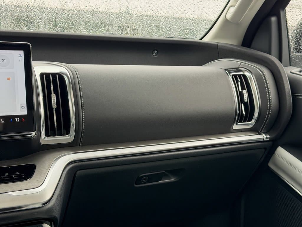 New 2027 Ford Expedition Platinum - photo - 13