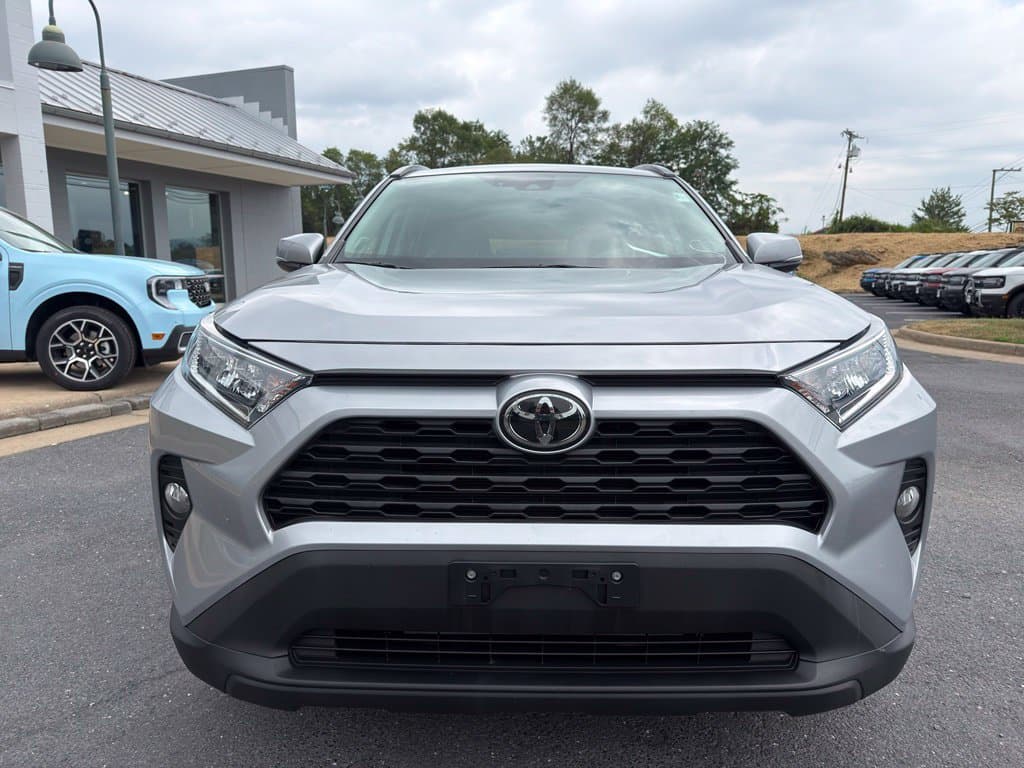 Pre-Owned 2020 Toyota RAV4 XLE Premium - photo - 7