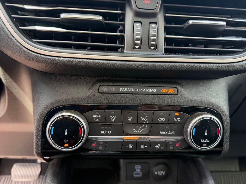 Pre-Owned 2022 Ford Escape SEL - photo - 13