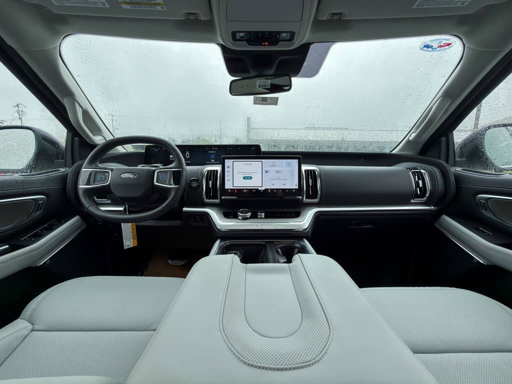 New 2027 Ford Expedition Platinum - photo - 16