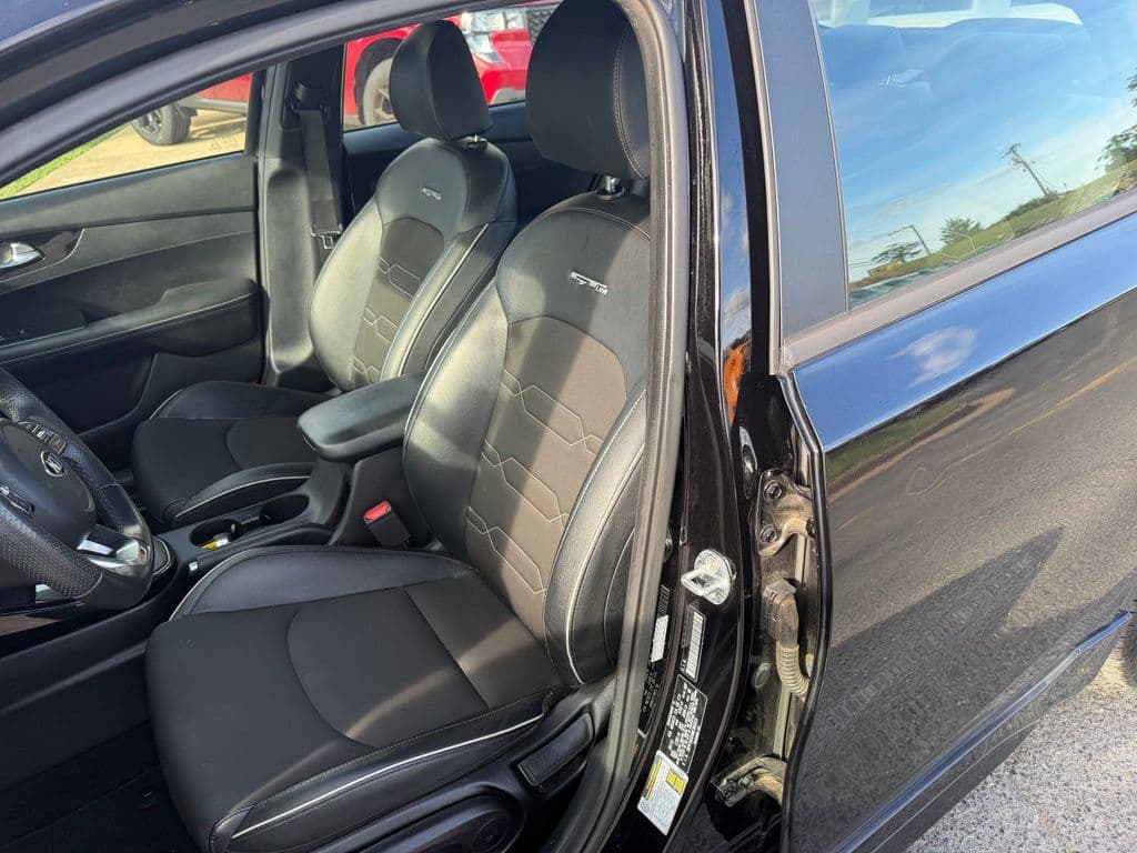 Pre-Owned 2021 Kia Forte GT-Line - photo - 8