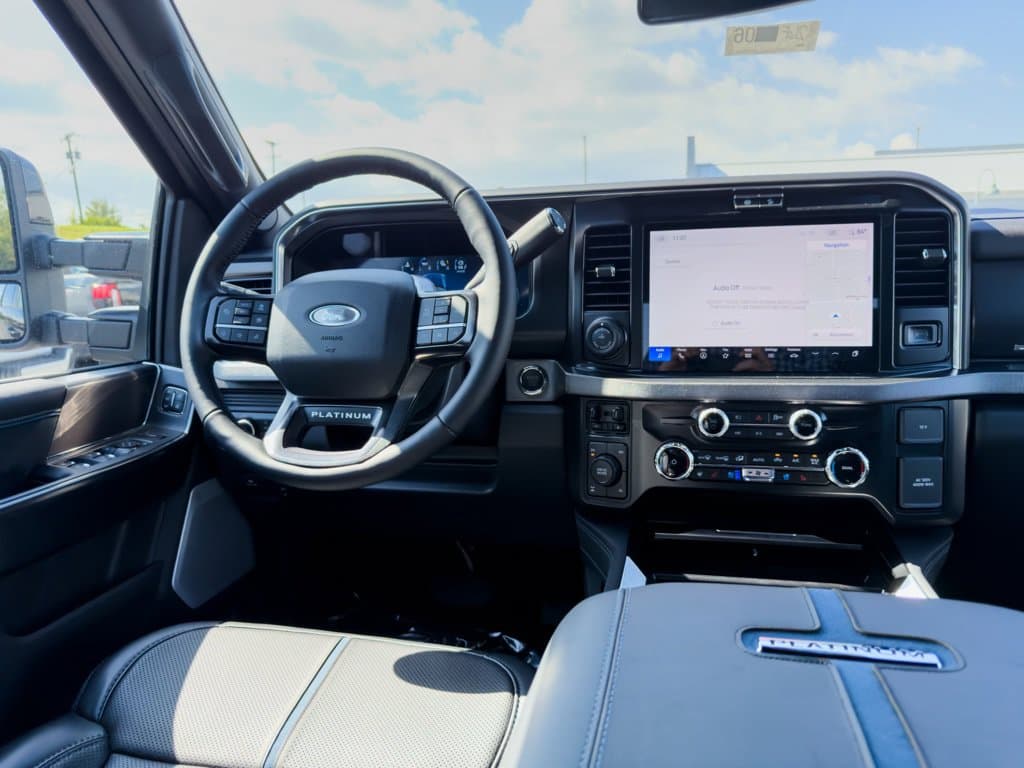 New 2026 Ford F-250SD Platinum - photo - 12
