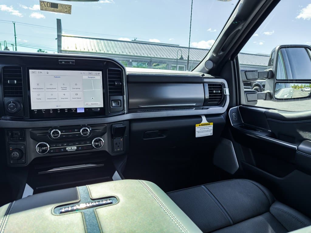 New 2027 Ford F-350SD Platinum - photo - 10
