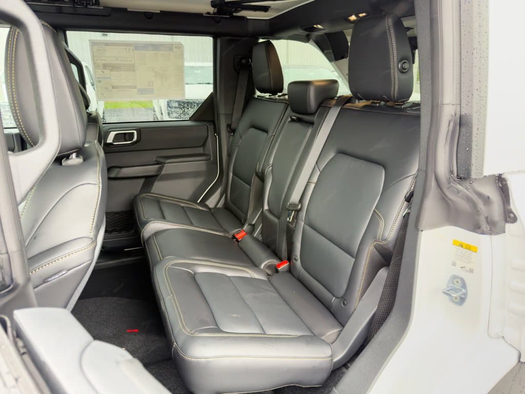 New 2026 Ford Bronco Badlands - photo - 9