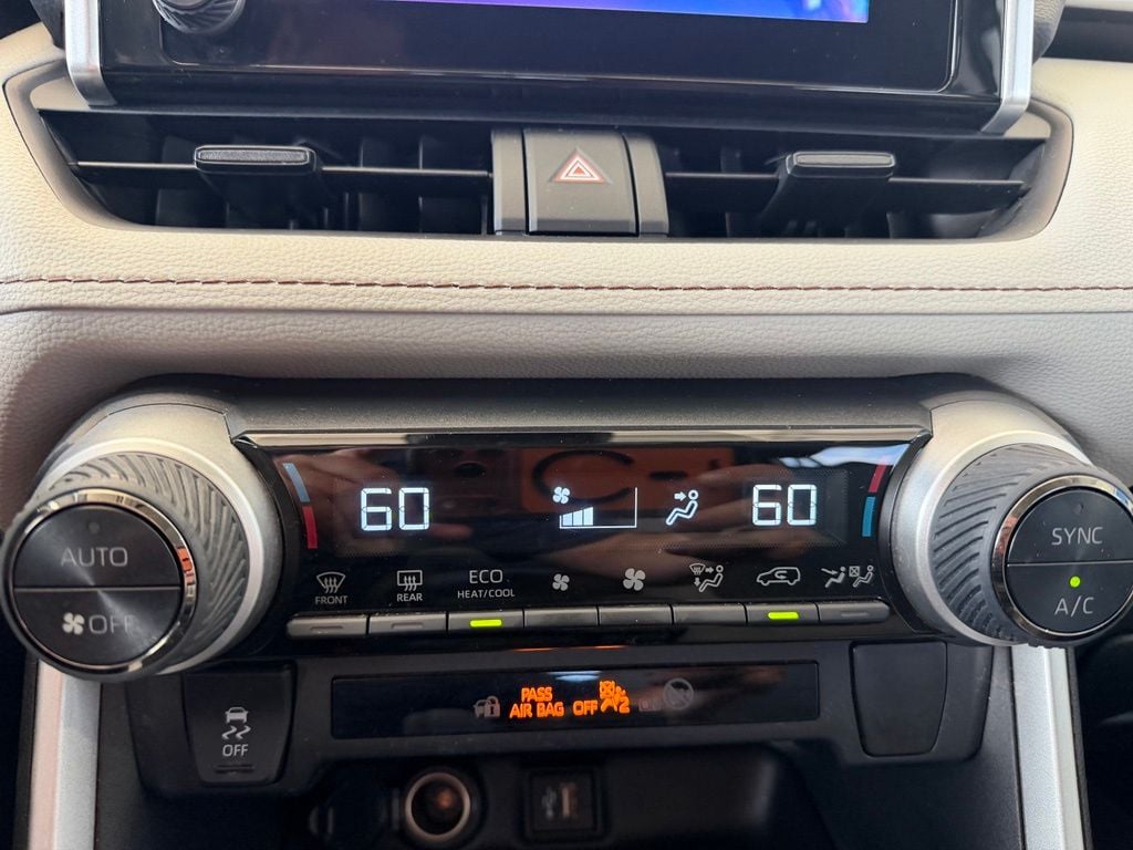 Pre-Owned 2023 Toyota RAV4 Hybrid XLE - photo - 15